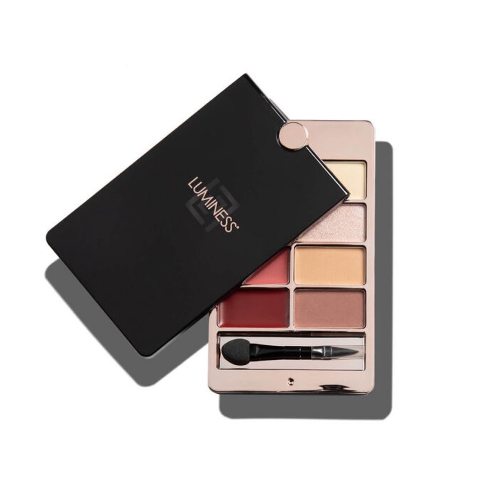 LUMINESS Lip & Eye Compact by Luminess NWOB minor scratches on compact case
